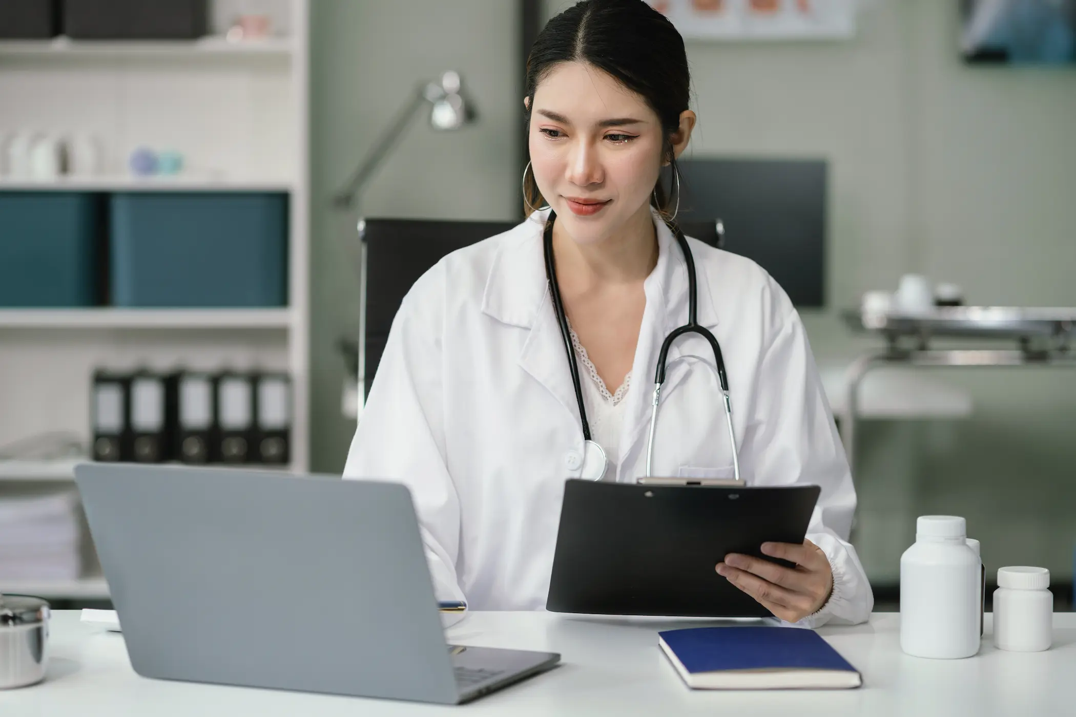 Contabilidade médica: por onde começar a organizar as finanças do consultório